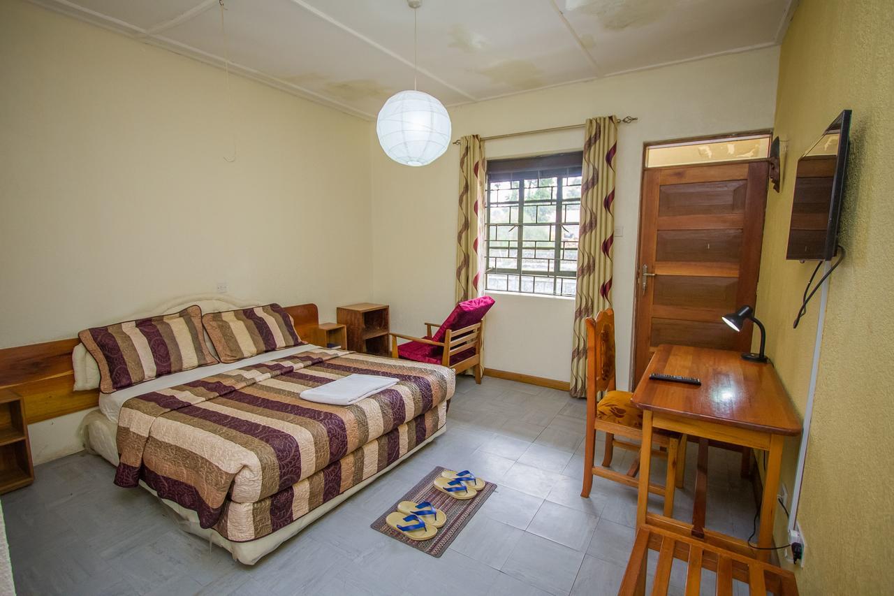 Kisoro Tourist Hotel Exterior photo